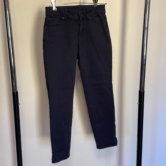 Ann Taylor Curvy Fit Jeans - Picture 1 of 8